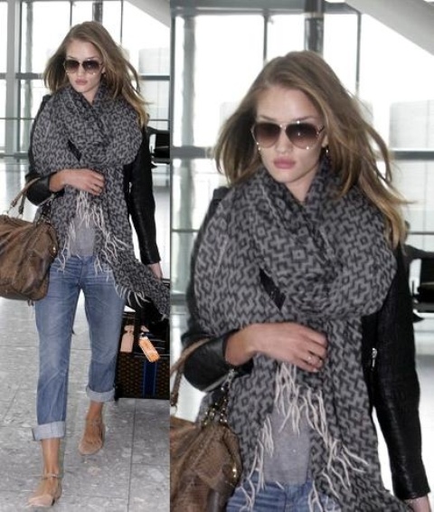 Picture Of celebrities fall looks with a scarf  14