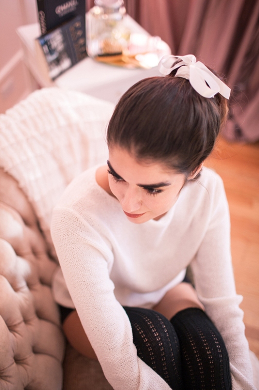 Charming diy parisian ponytail for a cozy christmas party  3