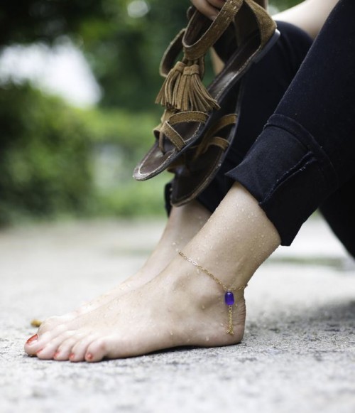 9 Chic DIY Ankle Bracelets To Look Hotter