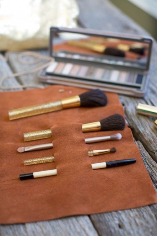 Convenient And Easy DIY Leather Makeup Brush Holder