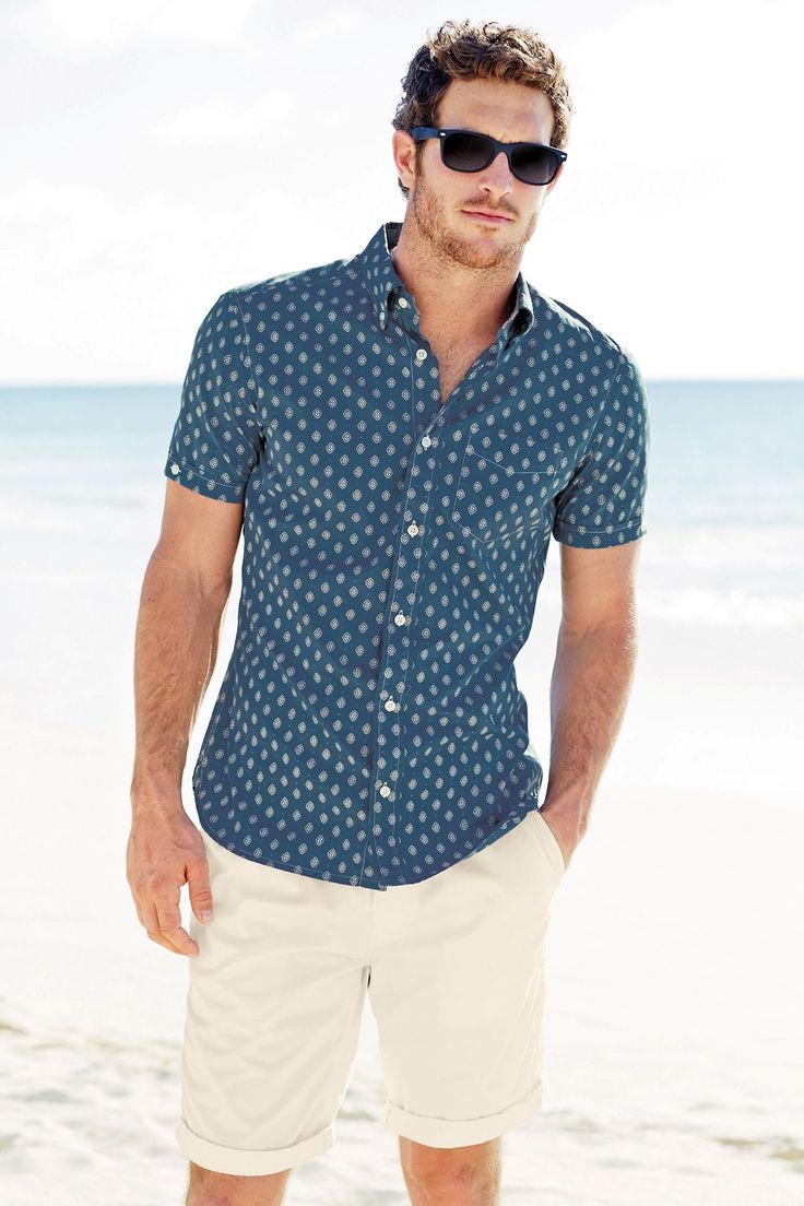 Cool and relaxed beach men outfits  3
