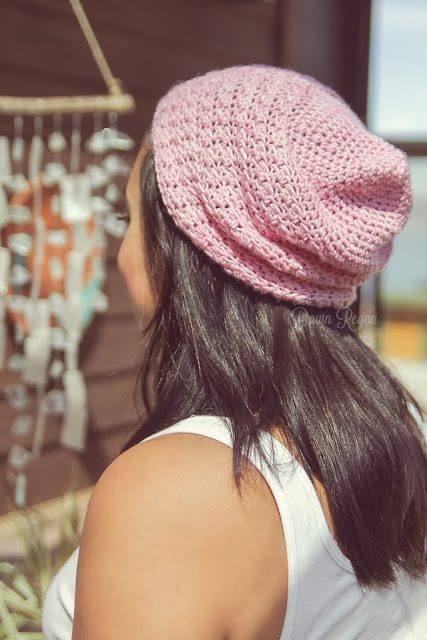 crocheted slouch pattern beanie (via ladybythebay)