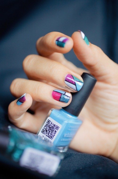 Cool Glitter Geometric Nail Design To Try
