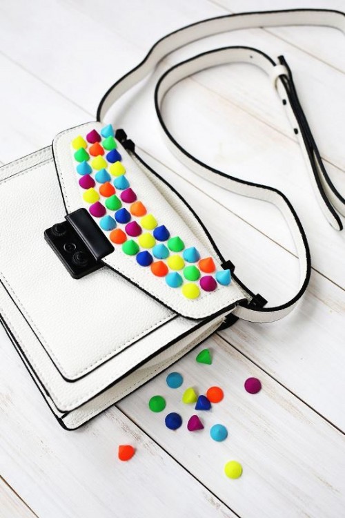 Creative And Fun DIY Bag Upgrade With Colorful Spikes