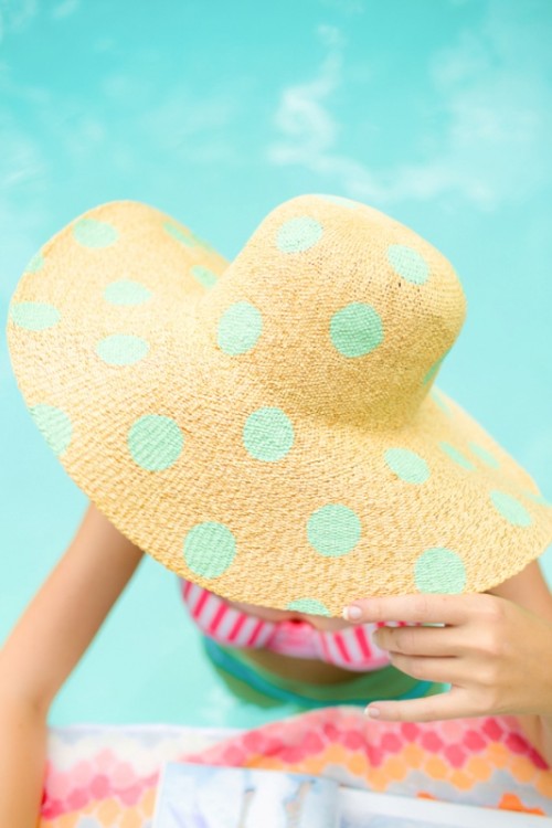 Cute DIY Polka Dot Floppy Hat For Beach