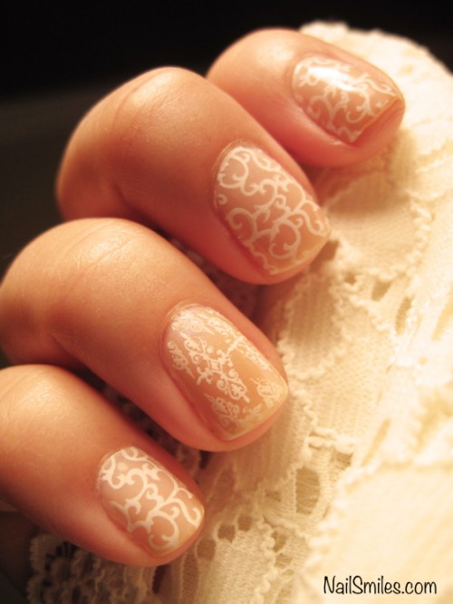 Delicate DIY Nude Lace Nails