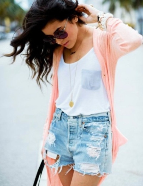Distressed Denim Looks For This Summer
