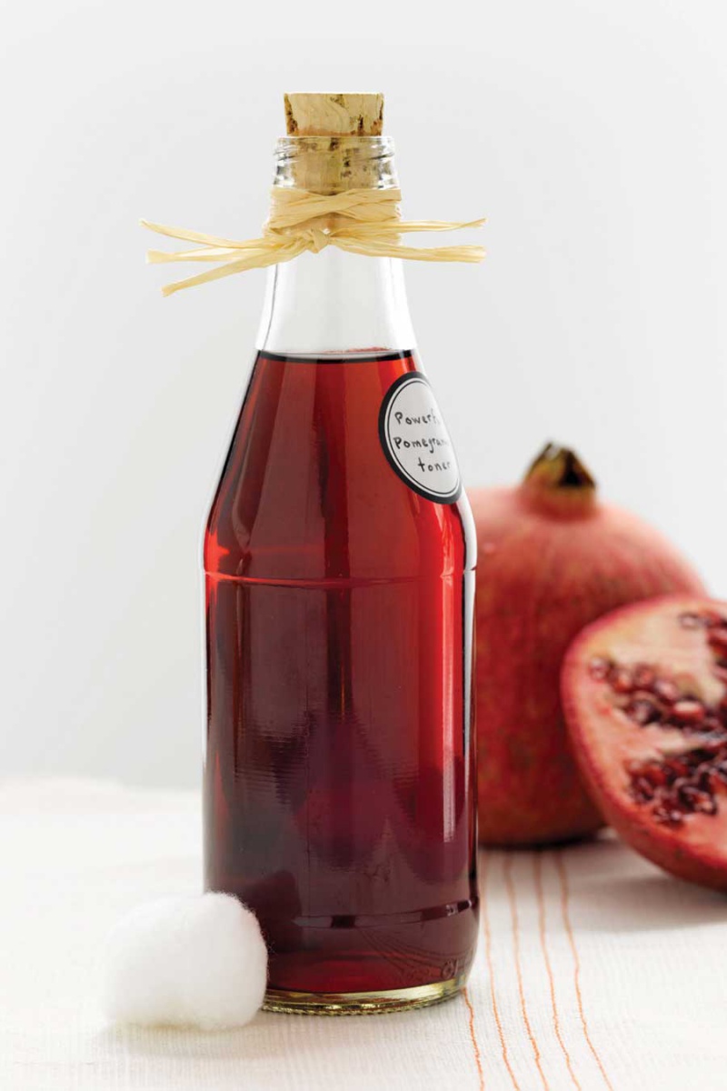 Diy anti aging toner with pomegranate juice  2