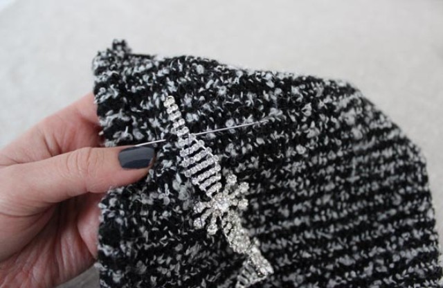 Diy beanie and mittens without knitting  7