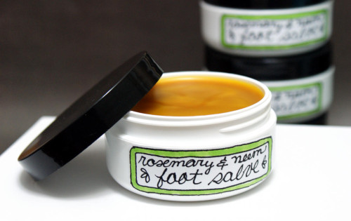 rosemary oil foot salve (via soapdelinews)