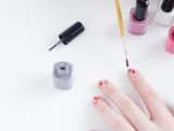 diy-brush-stroke-abstract-manicure-4