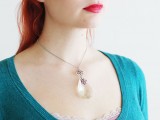diy-chandelier-necklace-with-a-vintage-touch-4