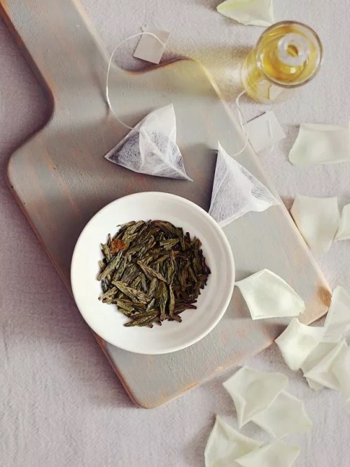 DIY Green Tea Face Mist That You Can Customize