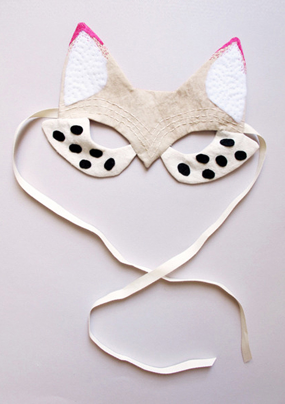 Handmade Felt Fox Mask (via lovelyclustersblog)