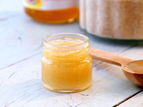15 DIY Honey Beauty Recipes For Soothing Skin