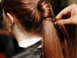 diy-ladder-braid-to-fancy-up-your-ponytail-4