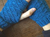 diy-lattice-knit-wrist-warmers-1