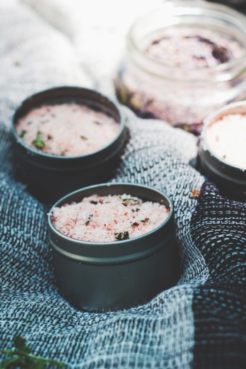 DIY Lavender Mint Himalayan Salt Scrub And Soak