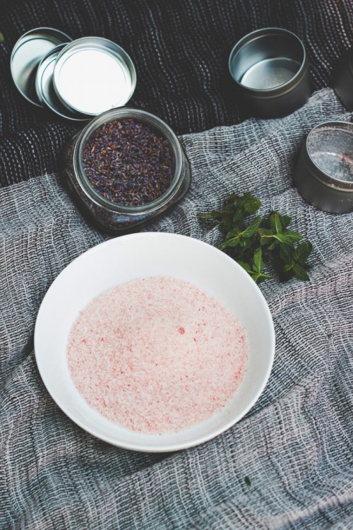 DIY Lavender Mint Himalayan Salt Scrub And Soak