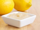 diy-moisturizing-citrus-honey-lip-gloss-1