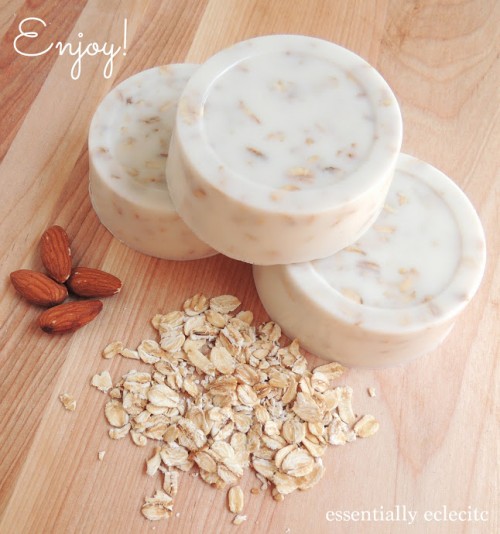 almond honey oatmeal soap (via essentiallyeclectic)