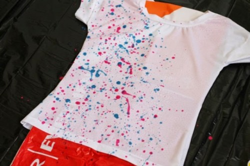 DIY Super Easy Paint Splatter T Shirt