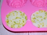 diy-zesty-vanilla-rose-soap-with-a-great-smell-5