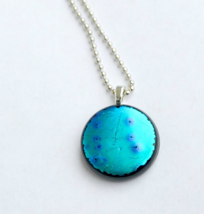 Picture Of easy diy dichroic glass pendant  1
