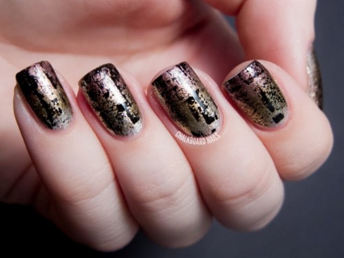 Fashionable DIY Metallic Distressed Manicure To Try