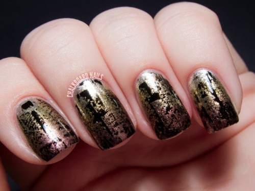 Fashionable DIY Metallic Distressed Manicure To Try