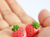 fun-and-flirty-diy-strawberry-earrings-to-make-2