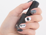 funny-diy-black-and-white-cat-nails-1