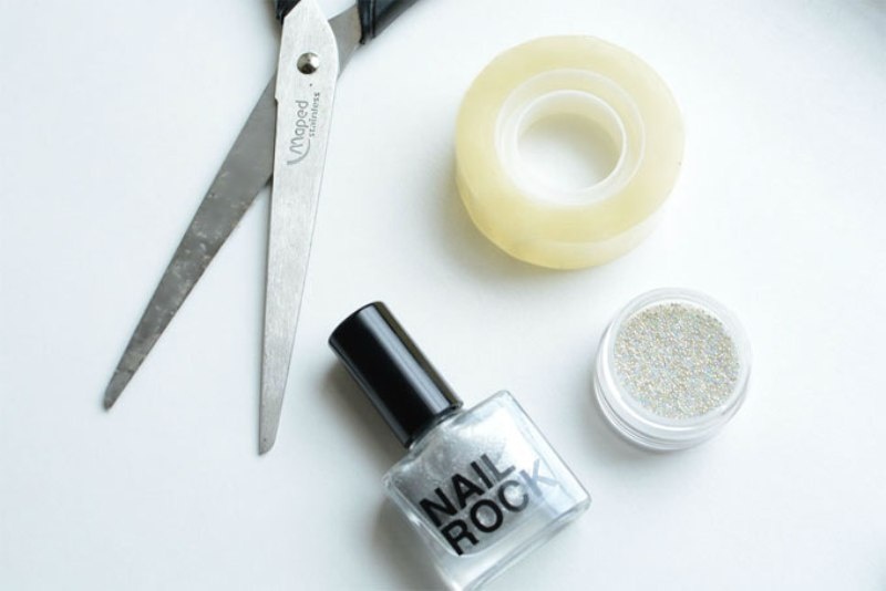 Glam diy caviar strips nail art for the party  2