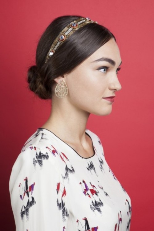 Gorgeous DIY Hairstyle With D&G Inspired Headband