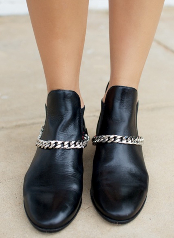 Grunge styled diy chain harness boots  1