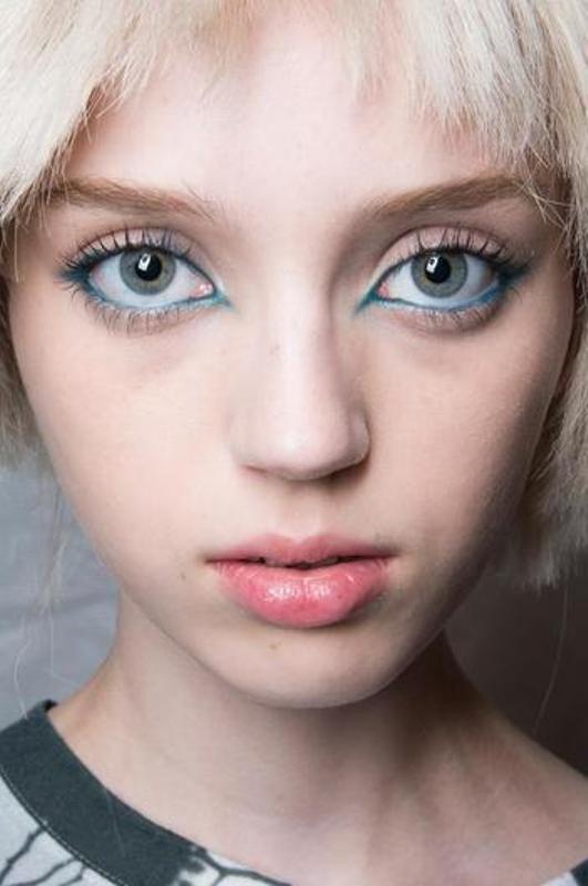 Picture Of hot 2014 trend 12 ideas to rock aqua blue eyeliner  4