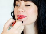 how-to-apply-lipstick-and-make-it-last-all-day-3