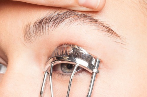 How To Curl Your Lashes Right