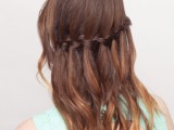 how-to-make-a-waterfall-braid-on-yourself-4
