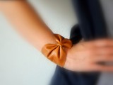 lovely-diy-leather-bow-bracelet-1