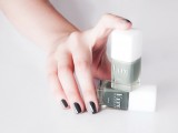 office-appropriate-and-stylish-diy-manicure-in-grey-shades-1
