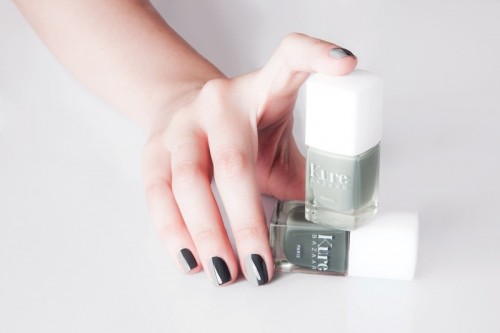 Office Appropriate And Stylish DIY Manicure In Grey Shades