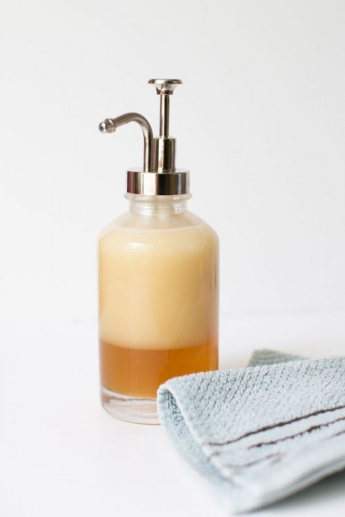 Perfect And All Natural DIY Honey Body Wash