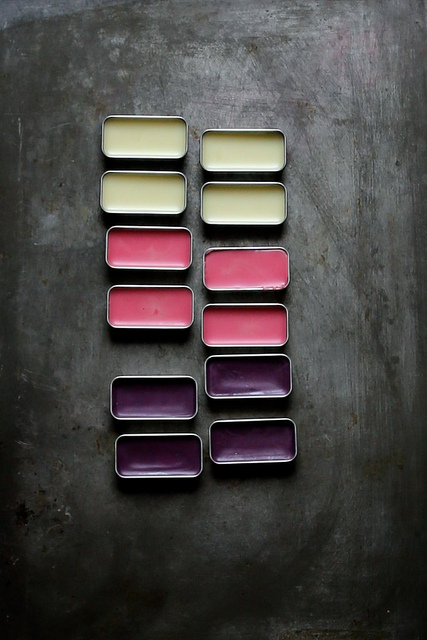 lip gloss using lipsticks (via joythebaker)
