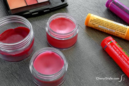 lip stain with eye shadows (via everydaydishes)