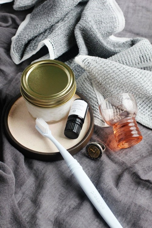 Refreshing And Natural DIY Peppermint Toothpaste