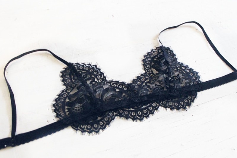 Picture Of sexy diy lace bralette to make  3