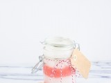 soothing-and-relaxing-diy-peppermint-sugar-scrub-1
