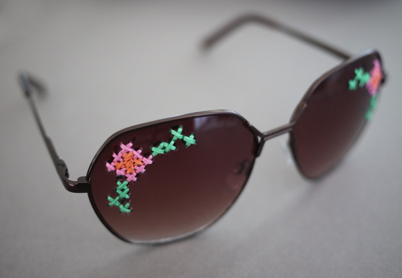 DIY Embroidered Sunglasses (via honestlywtf)