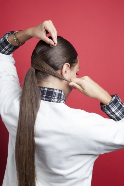 Stylish And Smooth DIY Low Ponytail Hairstyle